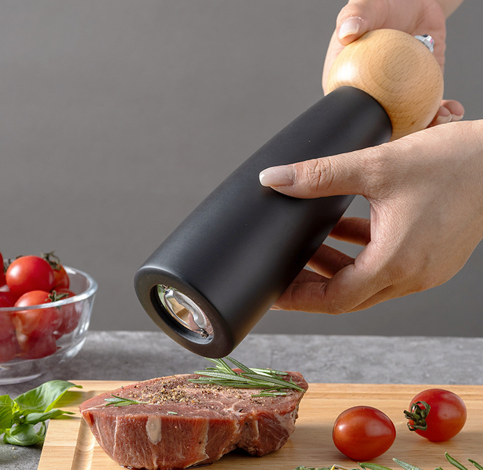 Black & Natural Two-Tone Rubberwood Salt & Pepper Mill